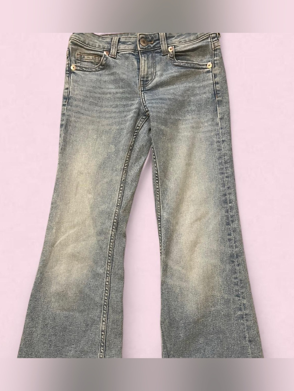 Low rise h&m flare jeans 
Inseam 28”
